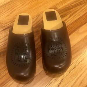 Tory Burch clogs
